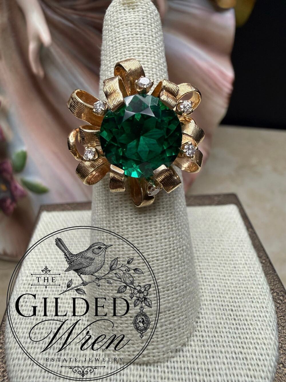 Vintage 14K Gold Hollywood Regency Ribbon Cocktail Ring | Simulated Emerald